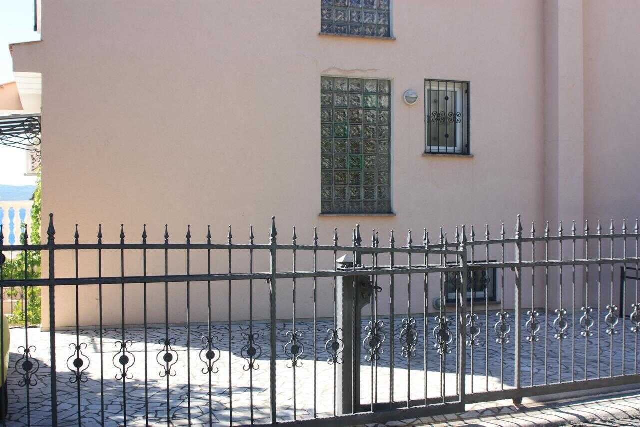 Unit